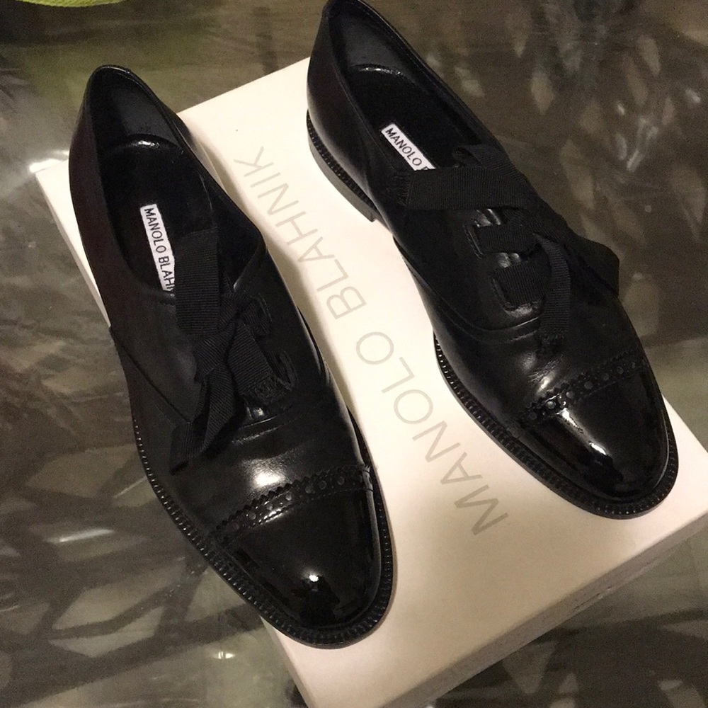 MANOLO BLAHNIK SIZE 6